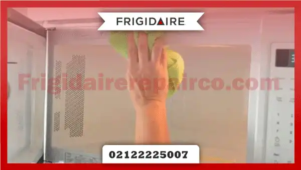تمیز کردن ماکروفر با سرکه