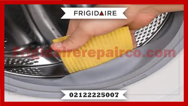نحوه تمیز کردن لاستیک دور درب ماشین لباسشویی